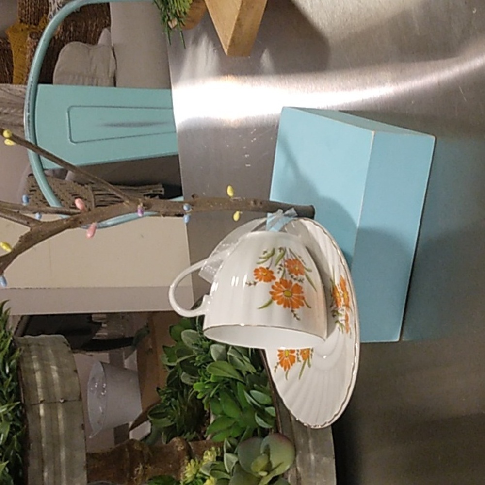 Porcelain Teacup & Saucer Bird Feeder